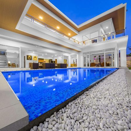 Davinci Pool Villa Pattaya Exterior photo